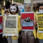 Mahasiswa UI demo soal kebijakan penertiban hewan liar oleh rektorat yang dinilainya tidak adil/foto:tempo.co