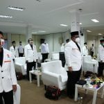 H. Ridwan Solichin, S.IP., M.Si (kiri) terpilih sebagai Sekum DPW PKS Jawa Barat untuk Periode 2020-2025 hasil Muswil ke V PKS, Minggu (27/12). (Foto: Humas PKS)