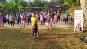 Warga Desa Kertamukti Antusias Meriahkan HUT ke-25 Rumah Zakat dengan Program Senam Lansia