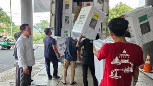KPU Sumedang Mulai Distribusikan Logistik Pemilu 2024 ke Surian dan Buahdua