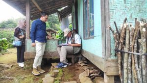 KPU Monitoring Coklit Data Pemilih ke Pelosok Perbatasan Sumedang di Kawasan Gunung Kareumbi