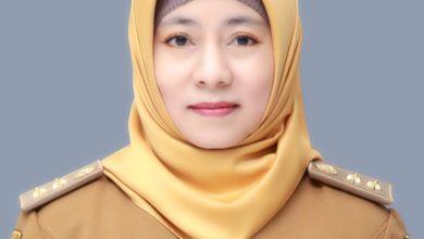 Kepala Sekolah SMAN 2 Cimalaka, Titin Suryati Sukmadewi, S.Si, M.Pd. (Foto : Istimewa)