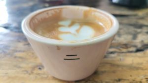 Gelas Kopi Ni Wares: Ketika Desain Bertemu Ilmu! Bisa Buat Rasa Lebih Manis Tanpa Gula!