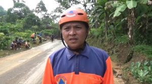 Longsor Tutup Akses Jalan Provinsi Penghubung Sumedang-Subang, Arus Lalin Sempat Lumpuh