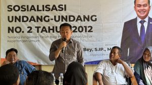 Ujang Bey Sosialisasikan UU Pengadaan Tanah di Jatigede, Warga Sampaikan Keluhan Lahan