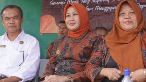 Dilarang Rambut Panjang & Pakai Lipstik / Kepala Sekolah: Bukan Melarang, Tapi Mendidik