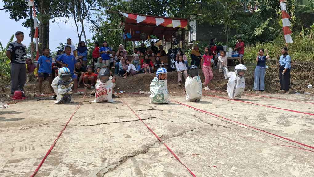 Semarak HUT ke-81 RI di Sumedang, Warga RW 03 Pamarisen Antusias Ikuti Beragam Perlombaan